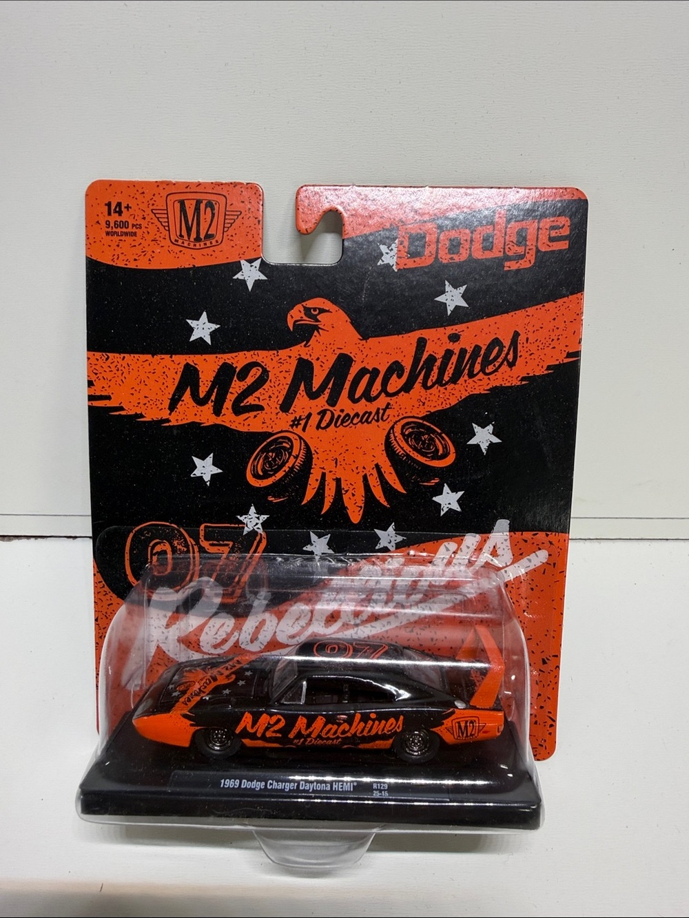 M2 Machines Dodge 1969 Dodge Charger Daytona HEMI - Black & Orange